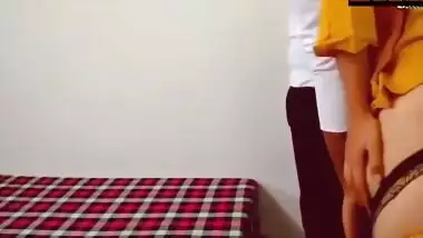 Reena Aunty Ne Pados Ke Jawan Ladke Se Chudai Karvaayi