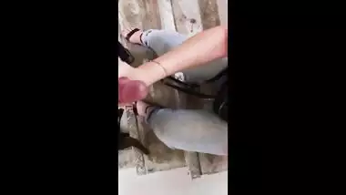 aaliya giving handjob to suraj on stairs