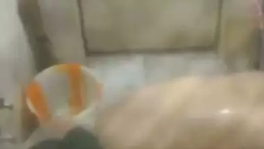 Beautiful desi girl bathing hidden spy porn