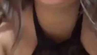 Tattooed cam girl nude pussy rubbing viral video call