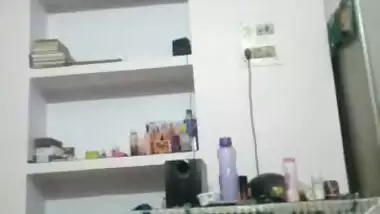 Surat Aunty naked solo video captured at home