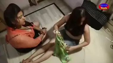 Desi Sex Blue Film Video Of Indian Lesbian Aunties !